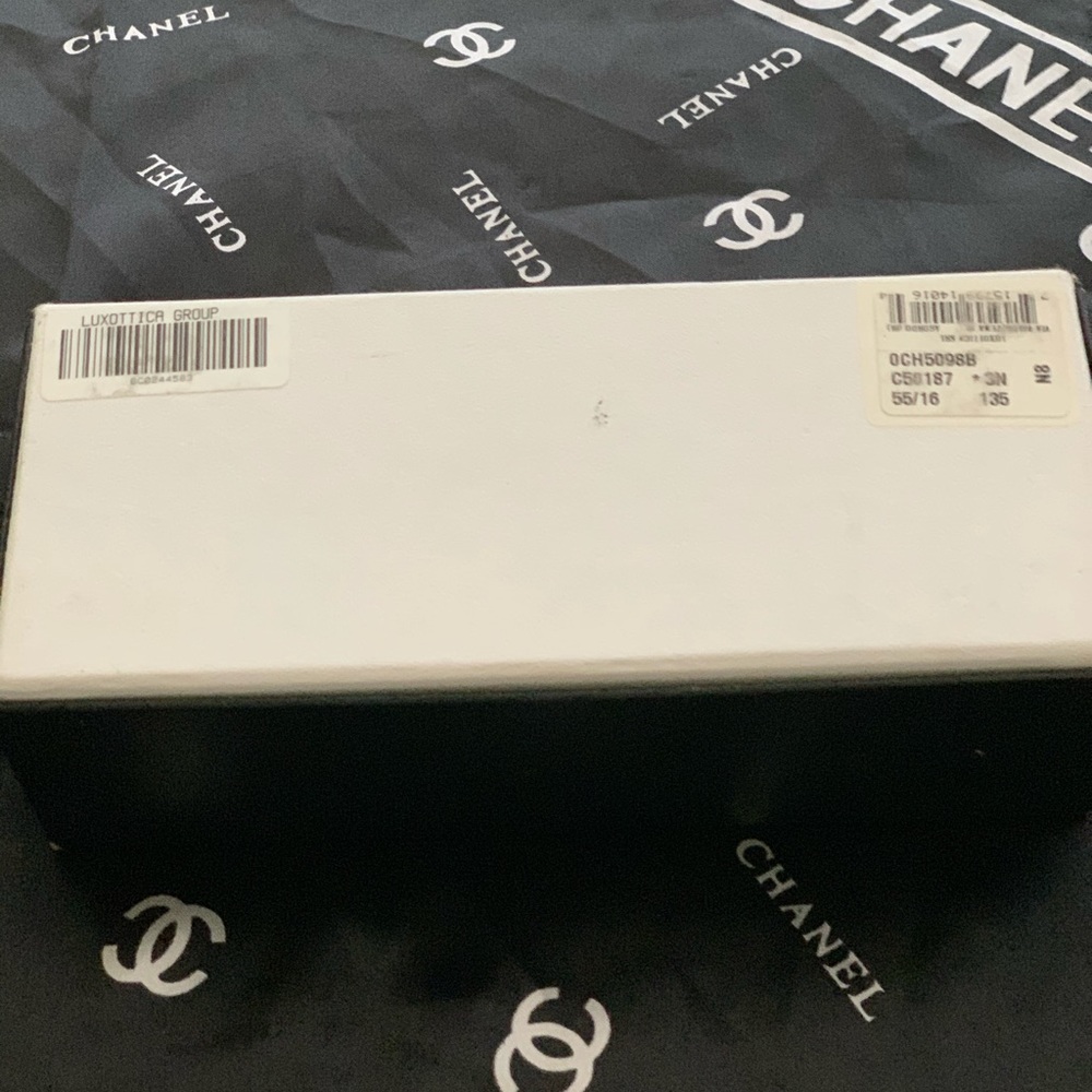 Empty box - Picture 5 of 5